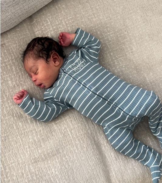 Routine peau de bébé dès la naissance : bain, hydratation et protection